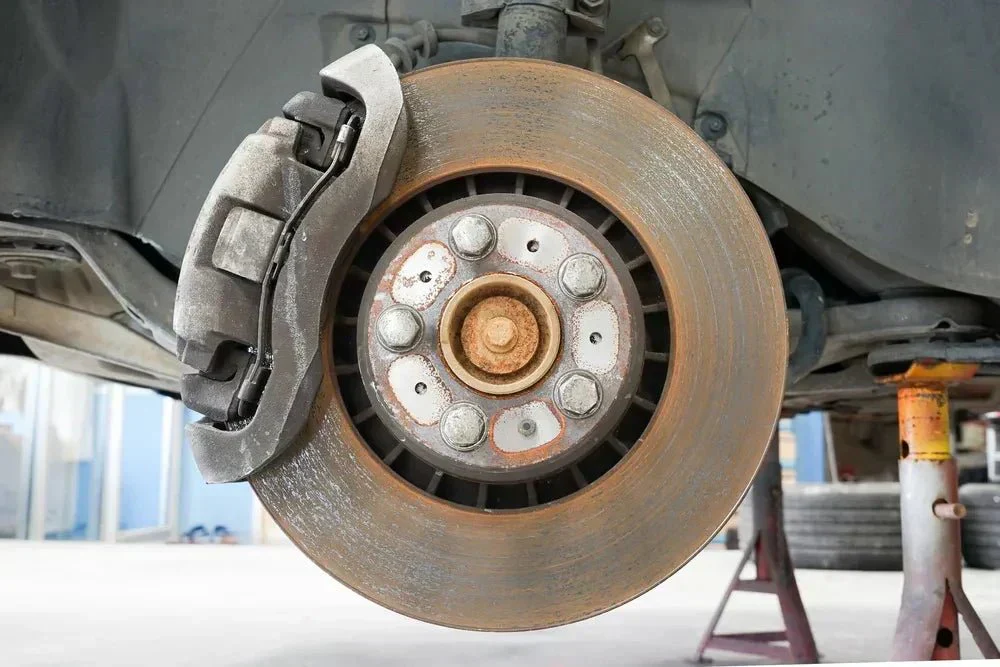 Seized Caliper Bracket Bolt Causes and How to Free Them Safely